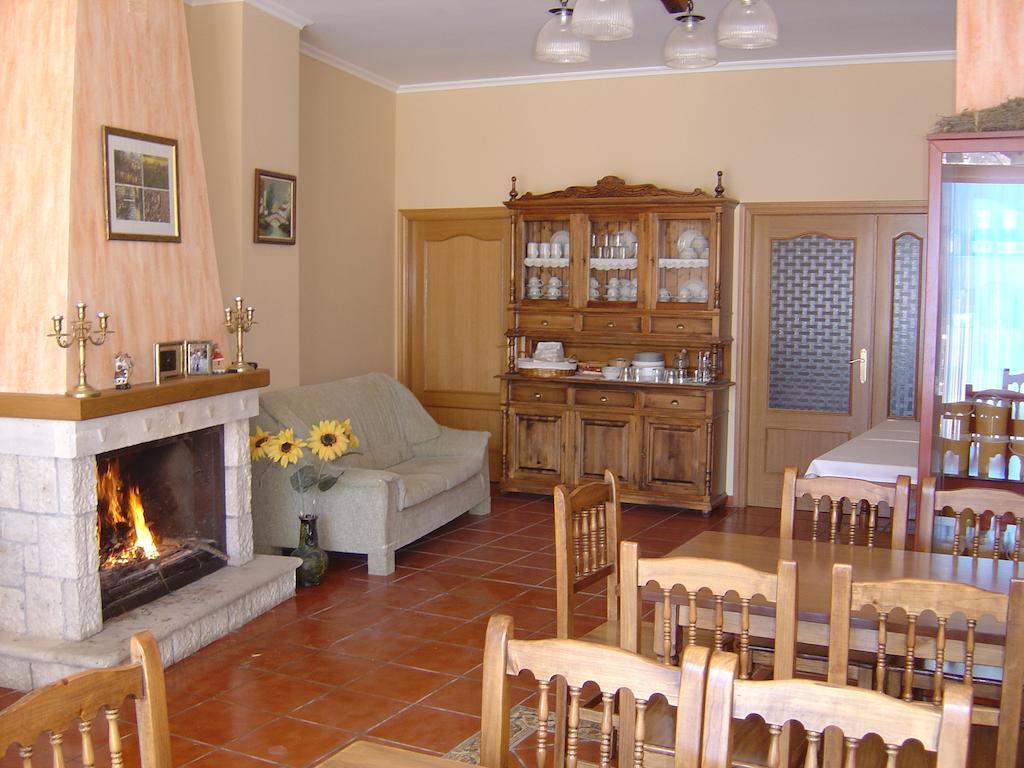 Hostal D'Ernes อัลกาลา เดล ฆูการ์ ภายนอก รูปภาพ
