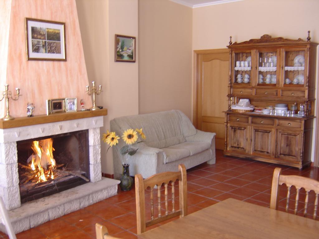 Hostal D'Ernes อัลกาลา เดล ฆูการ์ ภายนอก รูปภาพ